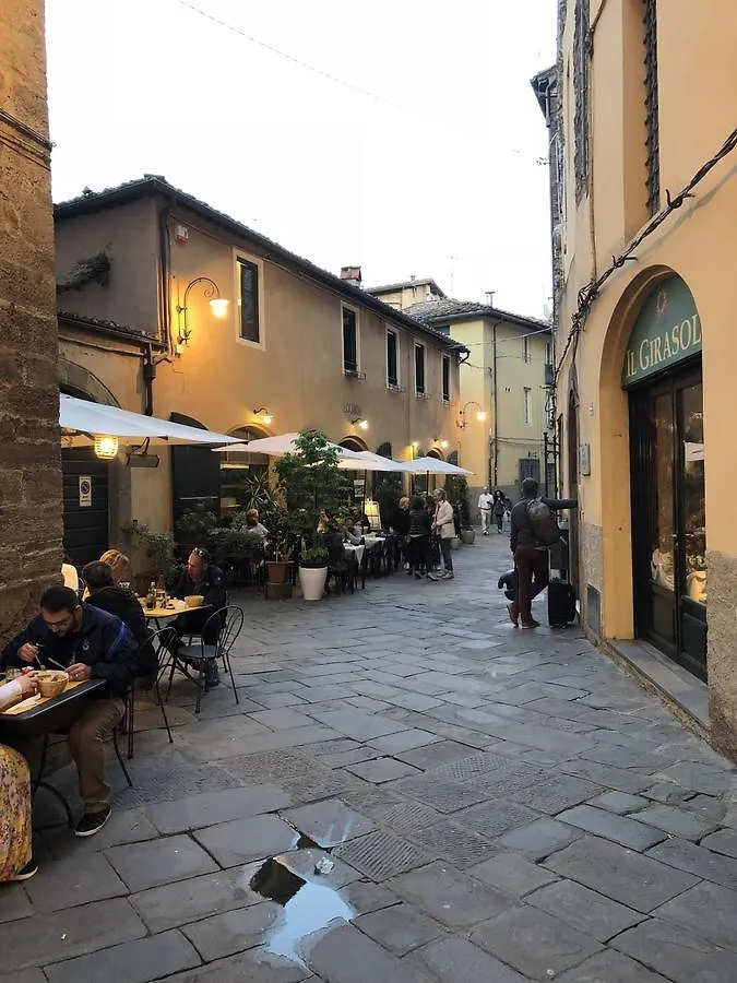Apartment With Garden Lucca