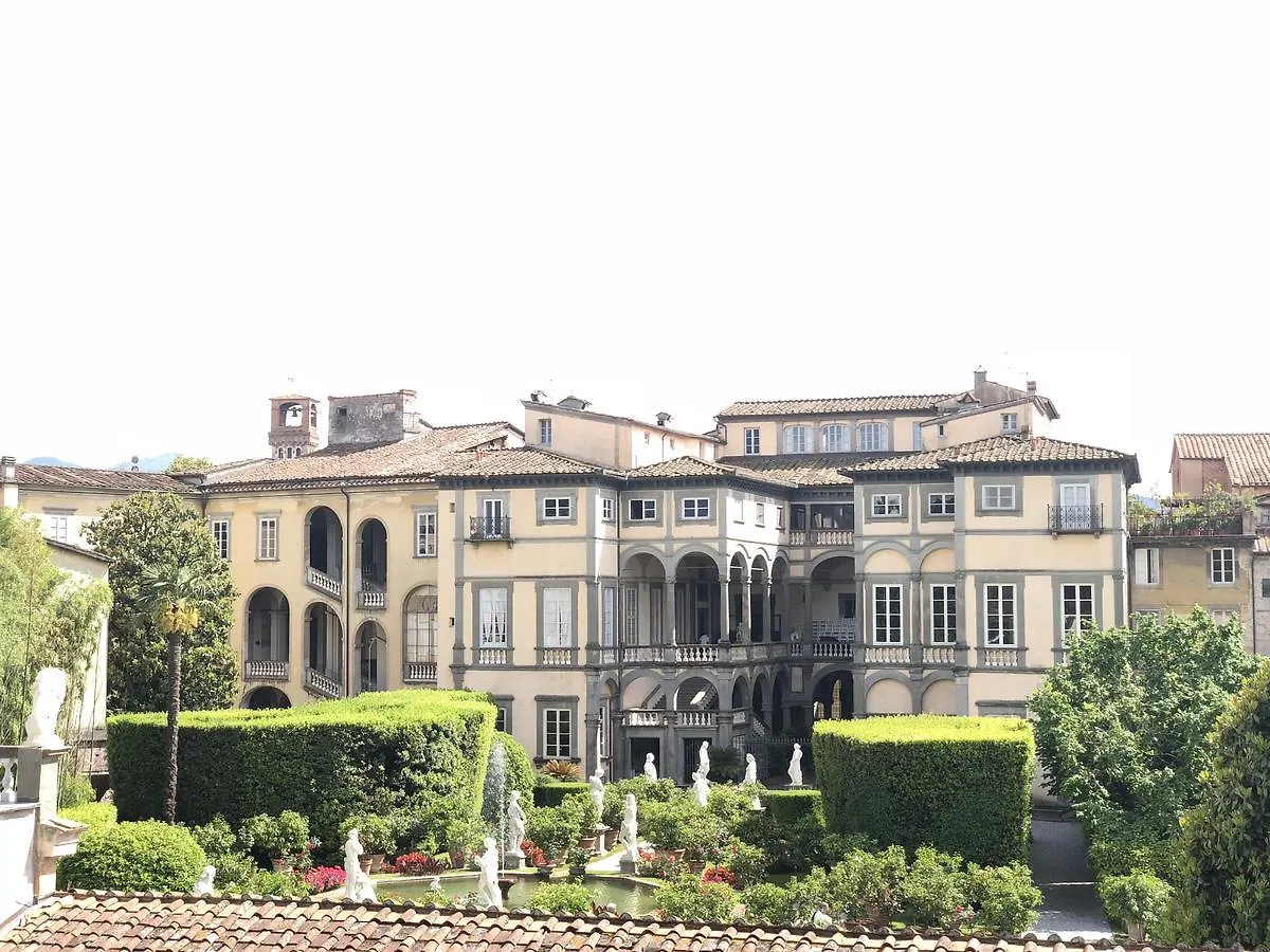 Apartment With Garden Lucca 0*,