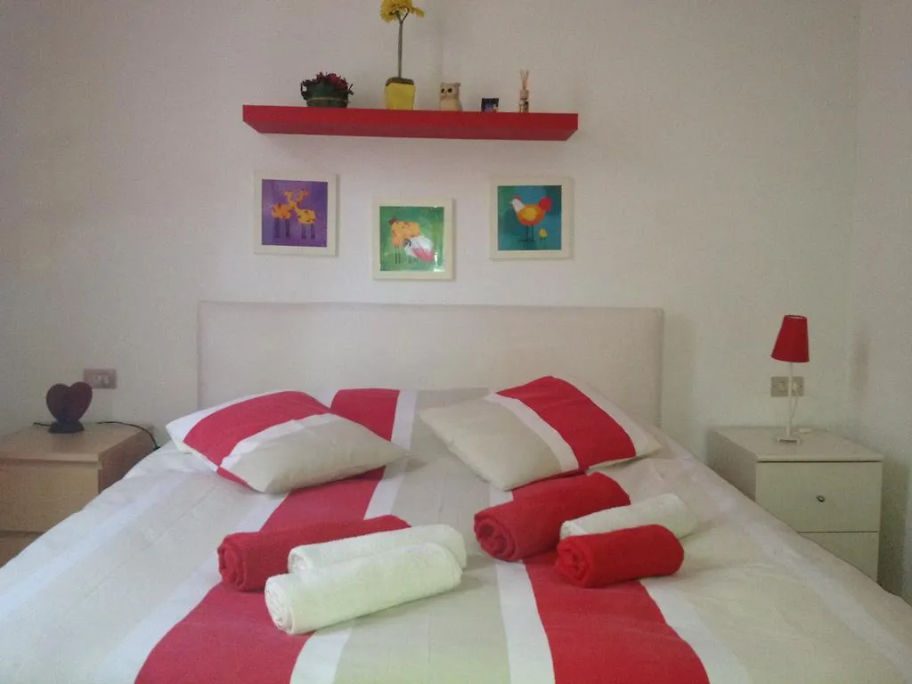 Apartment With Garden Lucques