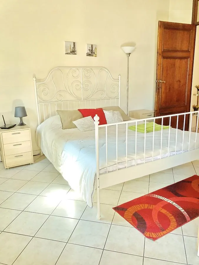 Apartment With Garden Lucques